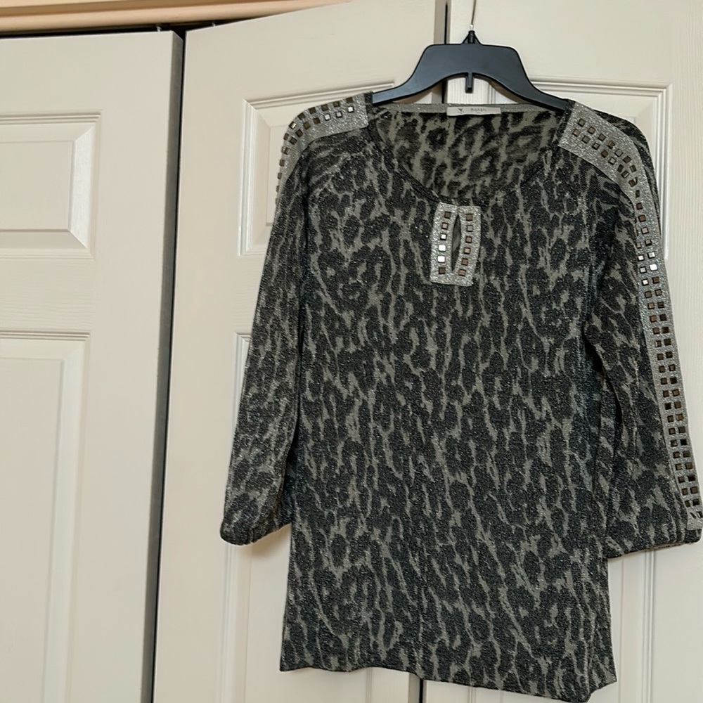 Beautiful top, made in Italy , grey/ black